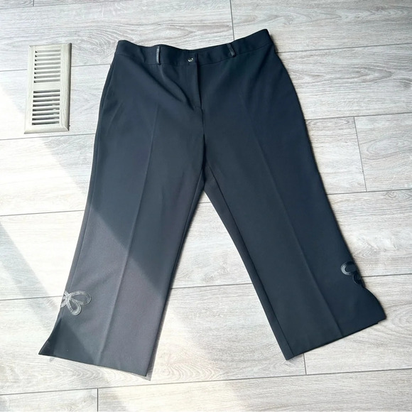 Vintage Joseph Ribkoff Draped Jersey Fabric Cropped Pants With Faux Leather Trim - Picture 1 of 14